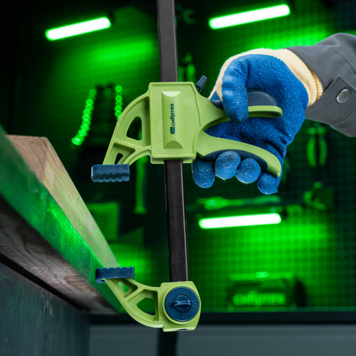 Струбцина F-образная, быстрозажимная, 200 х 70 х 420 мм, пластиковый корпус, фиксатор, двухкомпонентная рукоятка Сибртех по ценам производителя в Челябинске с доставкой по всей России