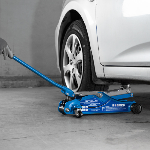 Домкрат гидравлический подкатной, поворотная рукоятка, 2 т, Low Profile, 100-350 мм Stels по ценам производителя в Челябинске с доставкой по всей России