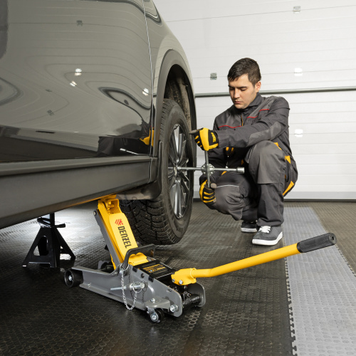 Домкрат гидравлический подкатной с фиксатором, 2,5 т,  85-385 мм, в пласт. кейсе Denzel по ценам производителя в Челябинске с доставкой по всей России