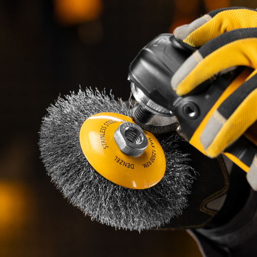 Щетка для УШМ, 125 мм, "Тарелка", витая нержавеющая проволока 0.3 мм, М14 Denzel по ценам производителя в Челябинске с доставкой по всей России