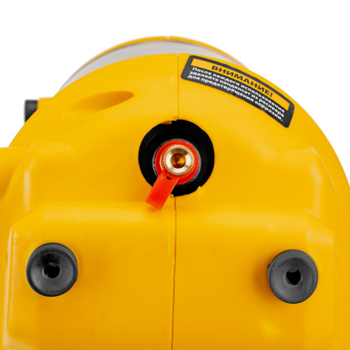 Компрессор воздушный DL1300, 10 бар, 1,3 кВт 180 л/мин 5 л, с набором аксессуаров Denzel по ценам производителя в Челябинске с доставкой по всей России