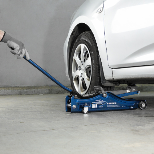 Домкрат гидравлический подкатной в пластиковом кейсе, 2 т, Low Profile, 80-380 мм Stels по ценам производителя в Челябинске с доставкой по всей России