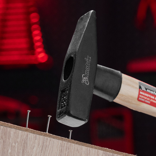 Молоток слесарный, 300 г, квадратный боек, деревянная рукоятка Matrix по ценам производителя в Челябинске с доставкой по всей России