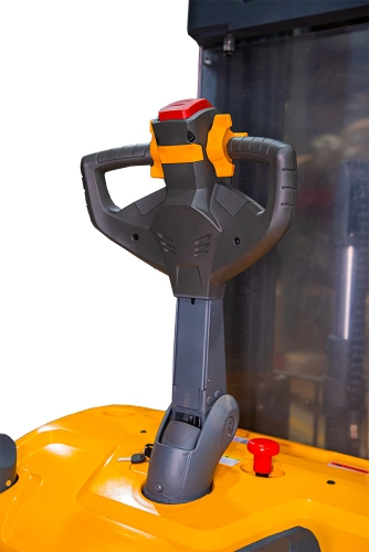 Штабелер самоходный 1,5 т 4,5 м XILIN CDDK15-III 24/200 В/Ач (с платформой) по ценам производителя в Челябинске с доставкой по всей России