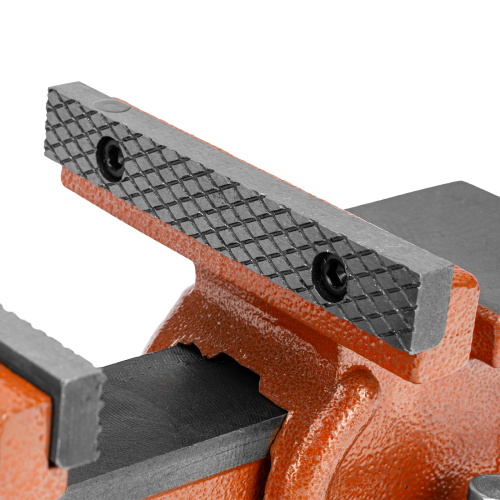 Тиски слесарные, 125 мм, поворотные, с наковальней Sparta по ценам производителя в Челябинске с доставкой по всей России