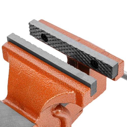 Тиски слесарные, 125 мм, поворотные, с наковальней Sparta по ценам производителя в Челябинске с доставкой по всей России