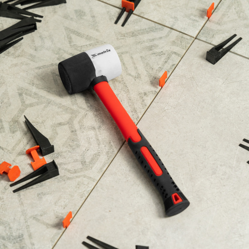 Киянка резиновая, 225 г, черно-белая резина, фибергласовая рукоятка Matrix по ценам производителя в Челябинске с доставкой по всей России