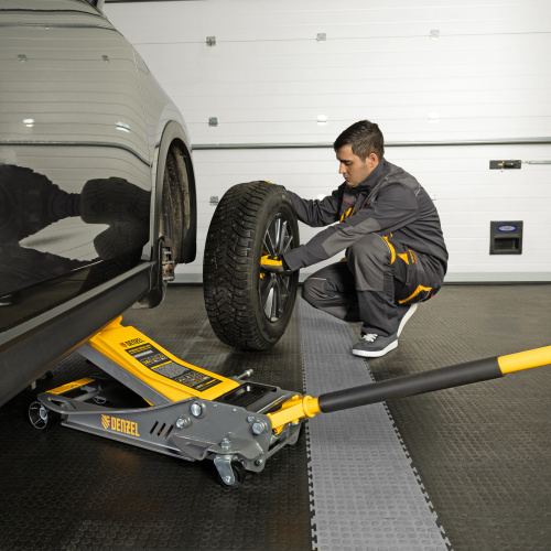 Домкрат гидравлический подкатной, 3,8 т, 110-580 мм, быстрый подъем, низкий подхват, проф. Denzel по ценам производителя в Челябинске с доставкой по всей России