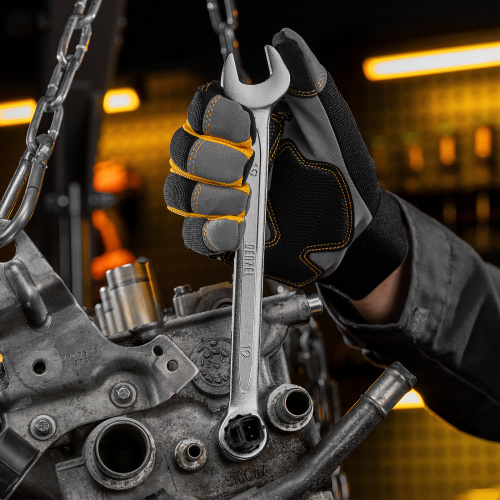 Набор инструментов, 1/2", 1/4", CrV, S2, пластиковый кейс, 100 предметов Denzel по ценам производителя в Челябинске с доставкой по всей России