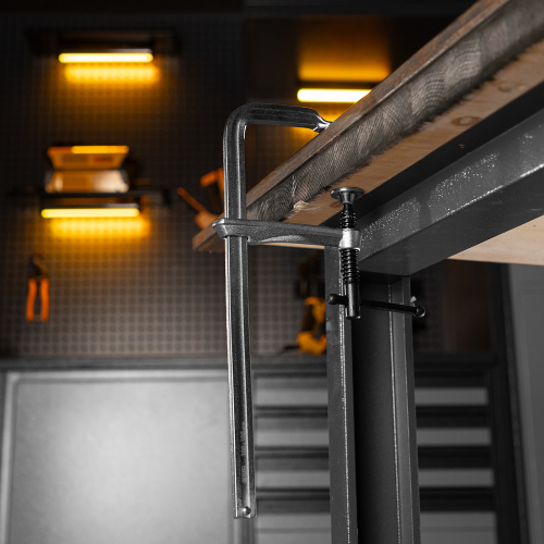 Струбцина F-образная, 100x300мм, кованая Denzel по ценам производителя в Челябинске с доставкой по всей России