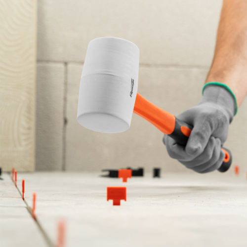 Киянка резиновая, 680 г, белая резина, фибергласовая рукоятка Sparta по ценам производителя в Челябинске с доставкой по всей России