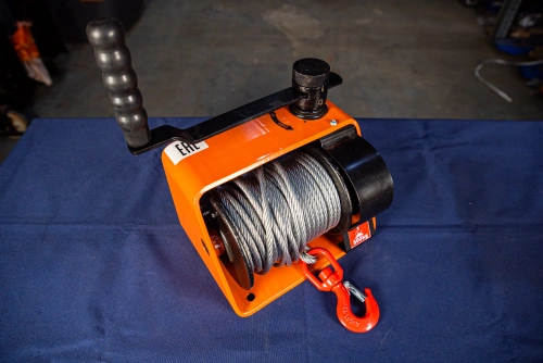 Лебедка ручная червячная TOR ЛРЧ 500 (VS) 0,5 т 25 м по ценам производителя в Челябинске с доставкой по всей России