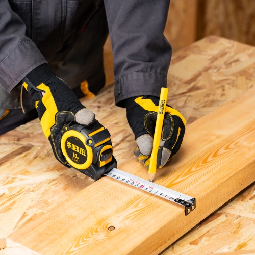 Рулетка 10м х 32мм, автоматич. фиксац., нейлон. покрытие, магнит. зацеп, двухстор. разметка Denzel по ценам производителя в Челябинске с доставкой по всей России