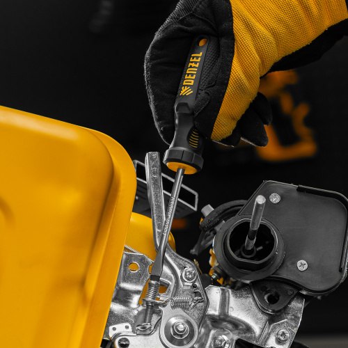 Отвертка SL5x75 мм, CrV, трехкомпонентная рукоятка Denzel по ценам производителя в Челябинске с доставкой по всей России