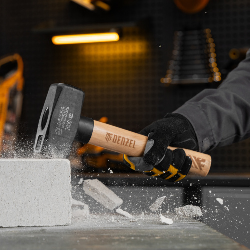 Кувалда, 2000 г, кованая головка, буковая рукоятка Denzel по ценам производителя в Челябинске с доставкой по всей России