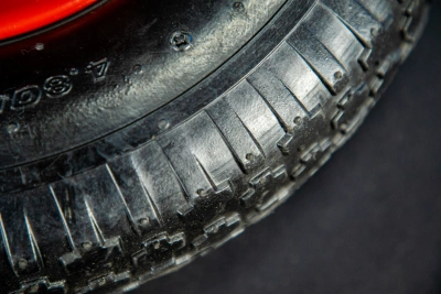 Колесо пневматическое резиновое 387 мм 4.00-8 (подшипник 16 мм) по ценам производителя в Челябинске с доставкой по всей России