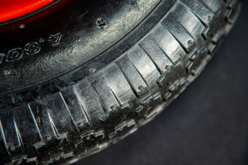 Колесо пневматическое резиновое 387 мм 4.00-8 (подшипник 16 мм) по ценам производителя в Челябинске с доставкой по всей России