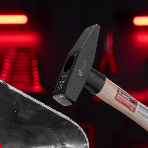 Молоток слесарный, 500 г, квадратный боек, деревянная рукоятка Matrix по ценам производителя в Челябинске с доставкой по всей России