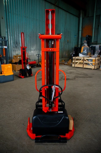 Штабелер самоподъемный 0,5 т 1,5 м TOR CDD05Z с электроподъемом купить в Москве с доставкой по всей России | ProtosMarket.ru