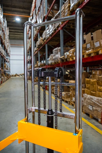 Штабелер гидравлический 0,4 т 1,5 м TOR PF4150R для рулонов по ценам производителя в Челябинске с доставкой по всей России