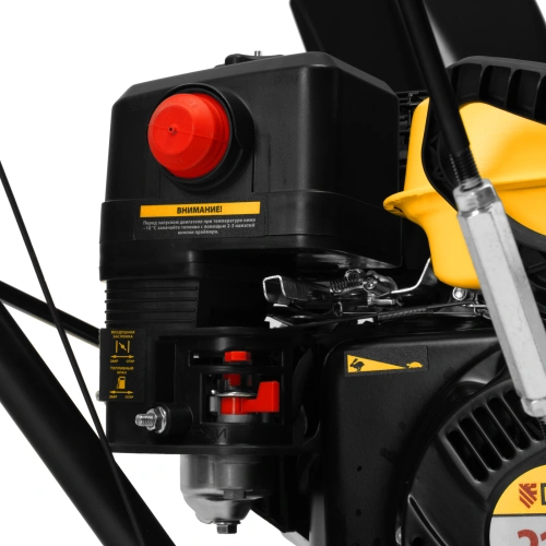 Бензиновая снегоуборочная машина SBM 610, 212 cc, ручной старт, фара Denzel по ценам производителя в Челябинске с доставкой по всей России