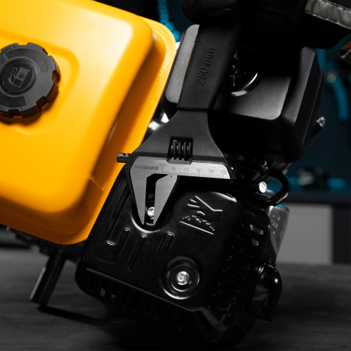 Ключ разводной, 250 мм, CrV, тонкие губки, защитные насадки Gross по ценам производителя в Челябинске с доставкой по всей России