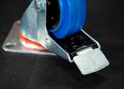 Колесо поворотное резина SRCLb 42 100 мм с тормозом (F) по ценам производителя в Челябинске с доставкой по всей России