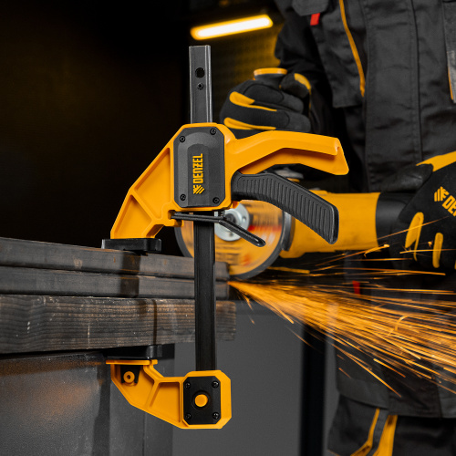 Струбцина F-образная, быстрозажимная, 150 х 80 мм, усиленный нейлоновый корпус Denzel по ценам производителя в Челябинске с доставкой по всей России