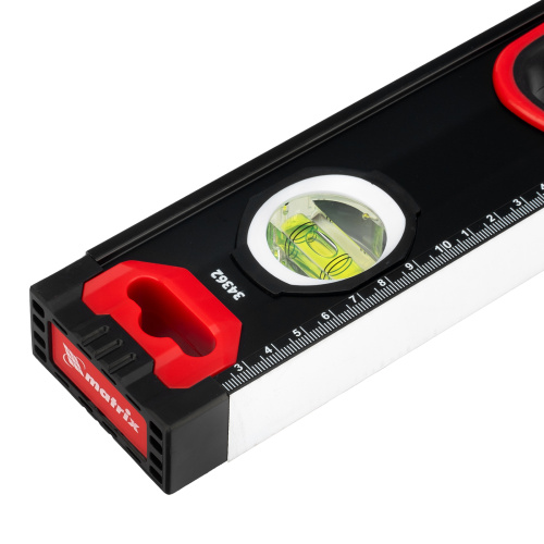 Уровень алюминиевый, усиленный, фрезерованный, 3 глазка, двухкомпонентные рукоятки, 800 мм Matrix по ценам производителя в Челябинске с доставкой по всей России