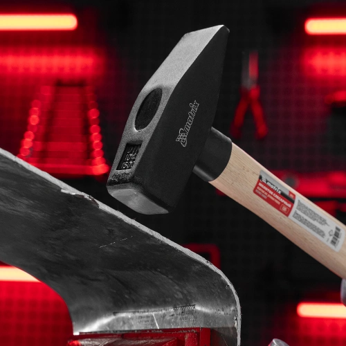 Молоток слесарный, 400 г, квадратный боек, деревянная рукоятка Matrix по ценам производителя в Челябинске с доставкой по всей России