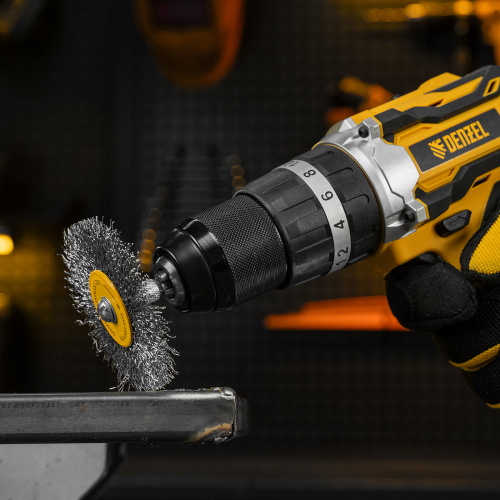 Набор щеток для дрели, 5 Плоских 25-38-50-63-75 мм, шпилька, нерж. вит. проволока Denzel по ценам производителя в Челябинске с доставкой по всей России