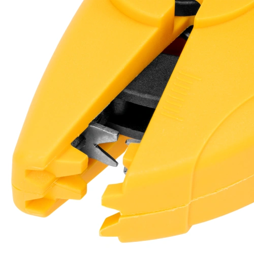 Щипцы для зачистки электропроводов, сечением 0,2-6 мм2, функция обрезания проводов Denzel по ценам производителя в Челябинске с доставкой по всей России