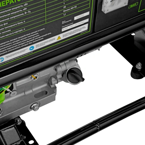 Генератор бензиновый БС-8000, 6,6 кВт, 230В, четырехтактный, 25 л, ручной стартер Сибртех по ценам производителя в Челябинске с доставкой по всей России
