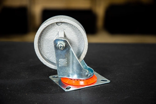 Колесо поворотное чугунное EM01 VKV 100 100 мм термостойкое по ценам производителя в Челябинске с доставкой по всей России