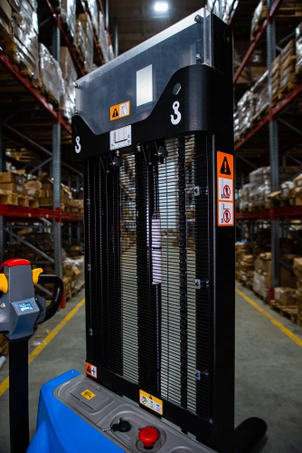 Штабелер самоходный 1,5 т 3,0 м TOR WS15H-3000SC PRO Li-ion 24/60 В/Ач контр. скорости подъема по ценам производителя в Челябинске с доставкой по всей России