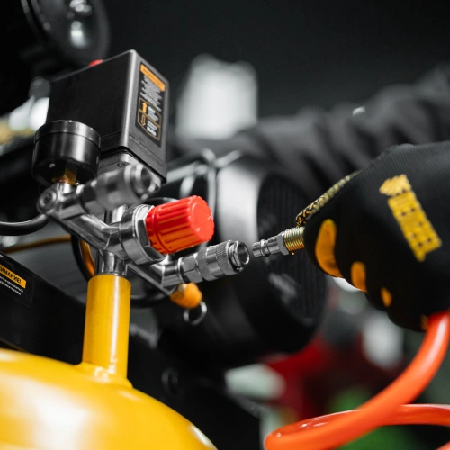 Компрессор воздушный BCV2200/100V, ременный привод , 2.3 кВт, 100 литров, 440 л/мин Denzel по ценам производителя в Челябинске с доставкой по всей России