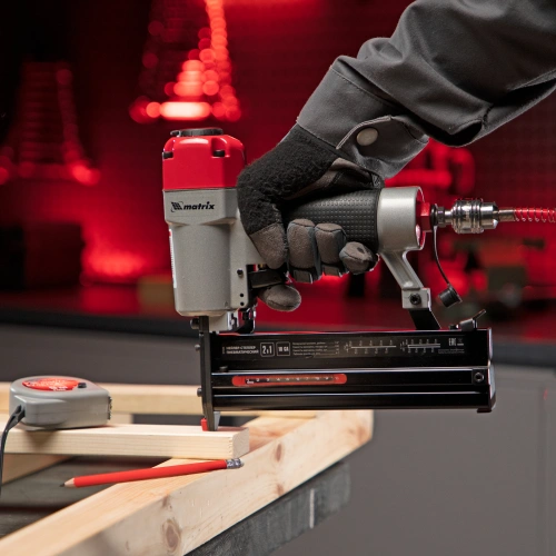 Нейлер-степлер пневматический 2 в 1, гвозди 18GA длина 10-50 мм, скобы 18GA длина 25-40 мм Matrix по ценам производителя в Челябинске с доставкой по всей России