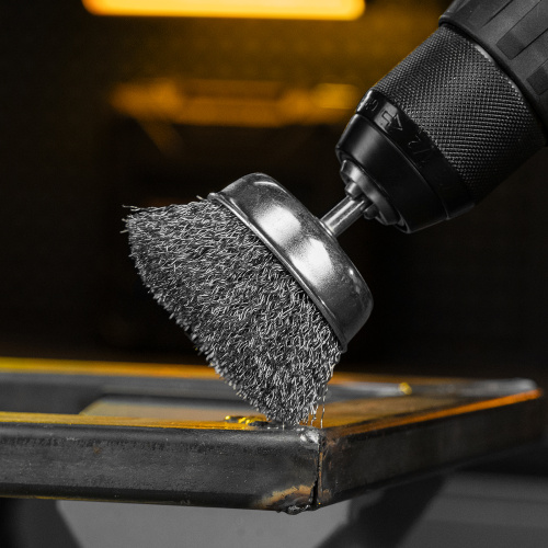 Набор щеток для дрели, 1 Плоская 50мм, 2 Чашки 25-50мм, шпилька, нерж. вит. проволока Denzel по ценам производителя в Челябинске с доставкой по всей России