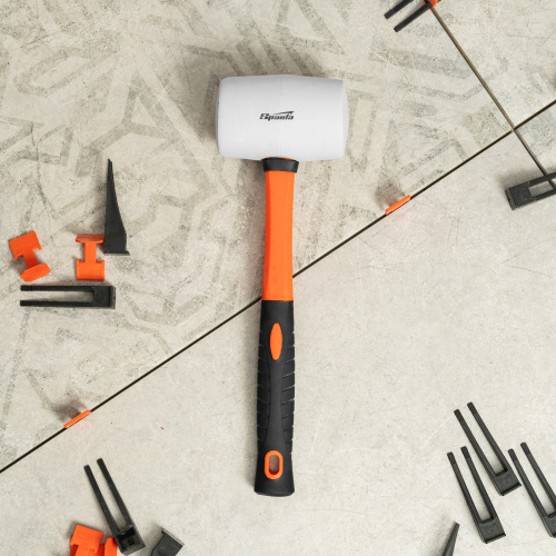 Киянка резиновая, 450 г, белая резина, фибергласовая рукоятка Sparta по ценам производителя в Челябинске с доставкой по всей России