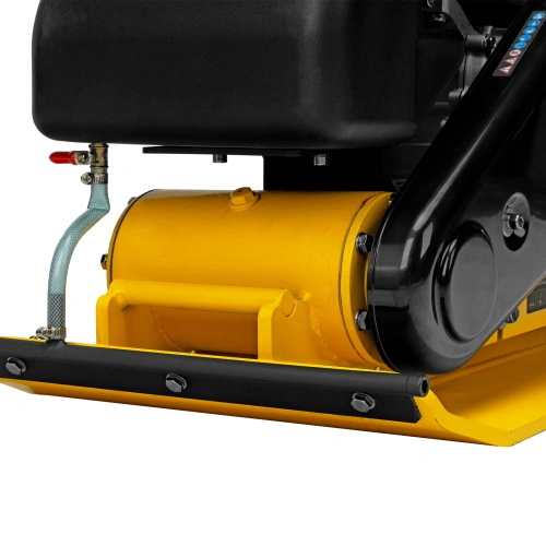 Виброплита бензиновая VC-30W, 30 кН, 60*45 см, 196 см3, бак для воды Denzel по ценам производителя в Челябинске с доставкой по всей России