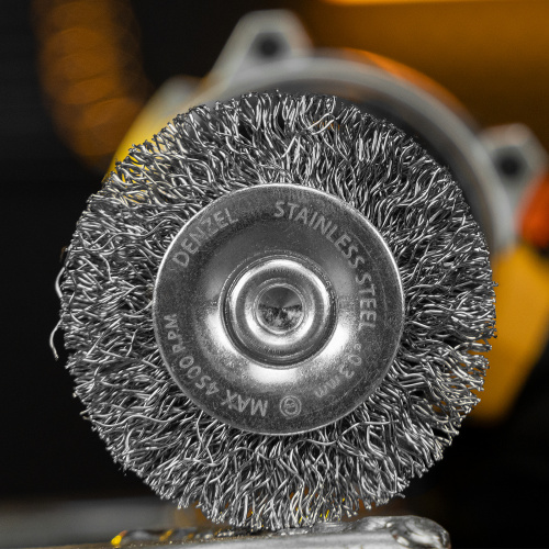 Набор щеток для дрели, 1 Плоская 50мм, 2 Чашки 25-50мм, шпилька, нерж. вит. проволока Denzel по ценам производителя в Челябинске с доставкой по всей России