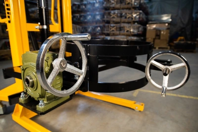 Штабелер-бочкокантователь гидравлический 0,35 т 1,94 м XILIN YTD-35 по ценам производителя в Челябинске с доставкой по всей России