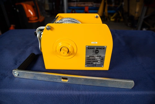 Лебедка ручная барабанная с тросом  500кг   40м с храповым механизмом TOR JHW по ценам производителя в Челябинске с доставкой по всей России