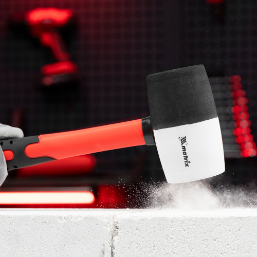 Киянка резиновая, 680 г, черно-белая резина, фибергласовая рукоятка Matrix по ценам производителя в Челябинске с доставкой по всей России