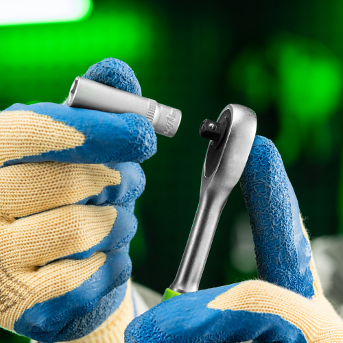 Ключ-трещотка 1/4", 45 зубьев, с быстрым сбросом, матовый хром Сибртех по ценам производителя в Челябинске с доставкой по всей России