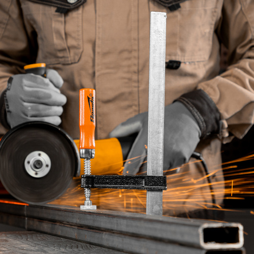 Струбцина F-образная, 300 х 80 мм Sparta по ценам производителя в Челябинске с доставкой по всей России