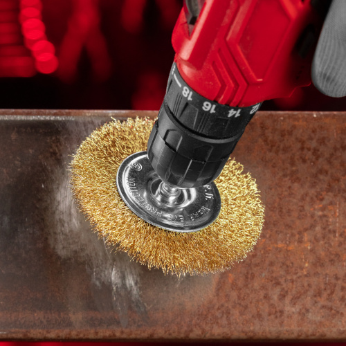 Щетка для дрели 100 мм, плоская со шпилькой, латунированная витая проволока Matrix по ценам производителя в Челябинске с доставкой по всей России