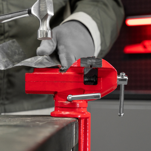 Тиски слесарные, 80 мм, настольные, поворотные, c наковальней MTX по ценам производителя в Челябинске с доставкой по всей России