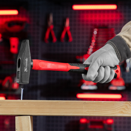 Молоток слесарный optimal, 600 г, фибергласовая обрезиненная рукоятка, квадратный боек Matrix по ценам производителя в Челябинске с доставкой по всей России