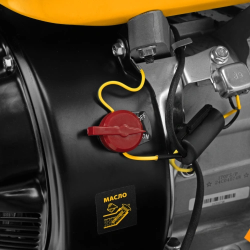 Бензиновая снегоуборочная машина SBM 610, 212 cc, ручной старт, фара Denzel по ценам производителя в Челябинске с доставкой по всей России